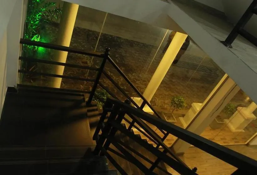 Kings Gate Airport Transit Hotel Katunayake