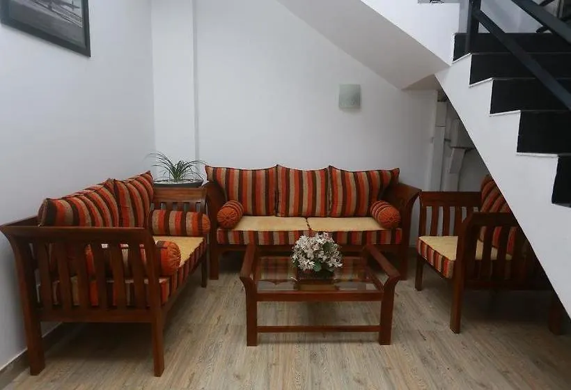 Kings Gate Airport Transit Hotel Katunayake 3*,